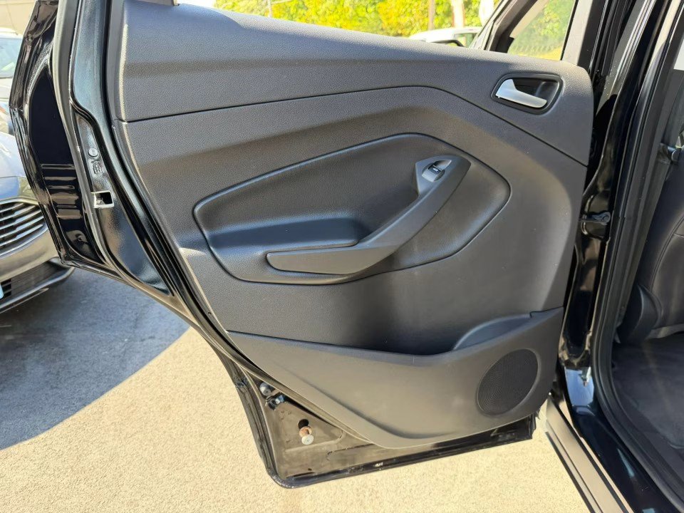 Used 2018 Ford Escape SEL AWD/4WD image 15