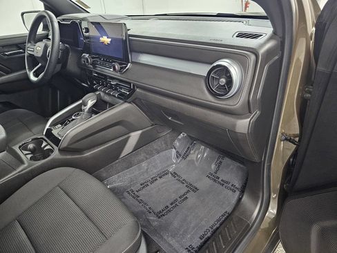 Used 2023 Chevrolet Colorado LT w/ LT Convenience Package AWD/4WD image 15