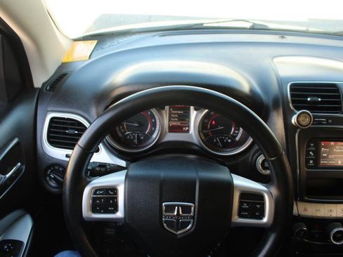 Used 2020 Dodge Journey SE w/ SE Popular Equipment Group FWD image 9