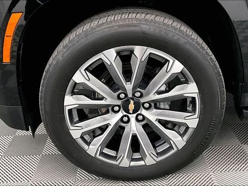 Used 2025 Chevrolet Tahoe High Country w/ Sun And Tow Package image 9