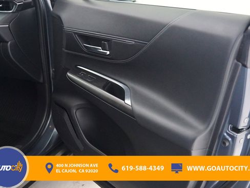Used 2022 Toyota Venza Limited image 18