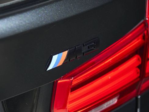 Used 2018 BMW M3 RWD image 40