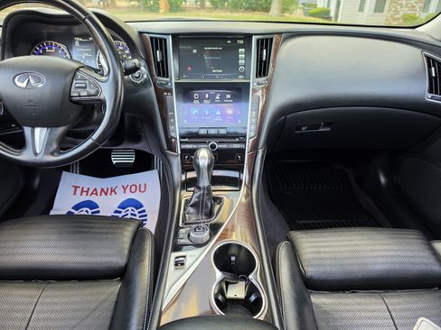 Used 2014 INFINITI Q50 Hybrid w/ Deluxe Technology Package RWD image 26