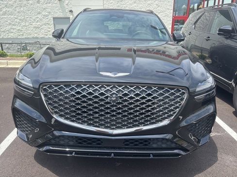 Used 2023 Genesis GV70 2.5T w/ Sport Prestige Package AWD/4WD image 9