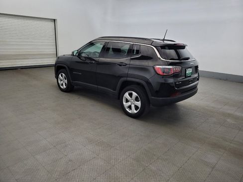 Used 2018 Jeep Compass Latitude w/ Popular Equipment Group AWD/4WD image 3