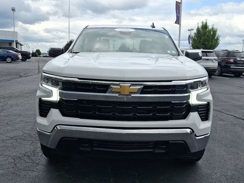 Used 2023 Chevrolet Silverado 1500 LT AWD/4WD image 2
