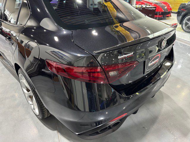 Used 2018 Alfa Romeo Giulia Quadrifoglio w/ Driver Assist Dynamic Package RWD image 37