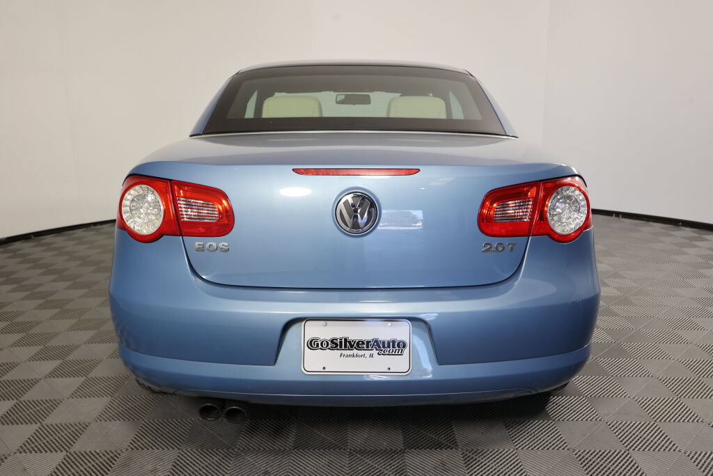 Used 2008 Volkswagen Eos 2.0T FWD image 4