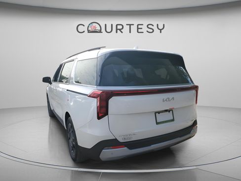 New 2026 Kia Carnival EX image 2