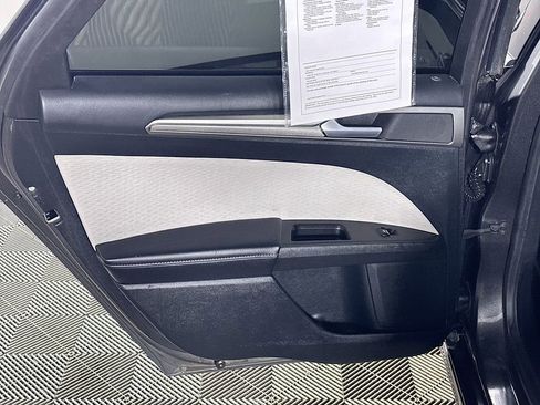 Used 2019 Ford Fusion SE w/ Equipment Group 151A image 19