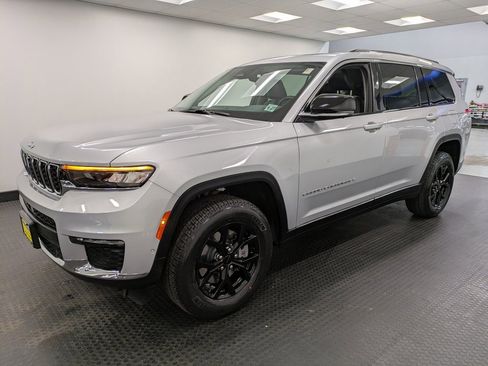 Used 2022 Jeep Grand Cherokee L Limited w/ Luxury Tech Group II image 1