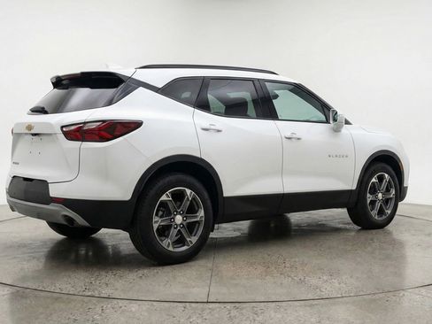 Used 2025 Chevrolet Blazer LT image 9
