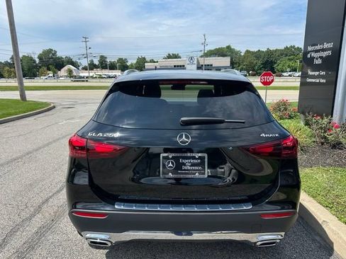 Used 2026 Mercedes-Benz GLA 250 4MATIC image 4