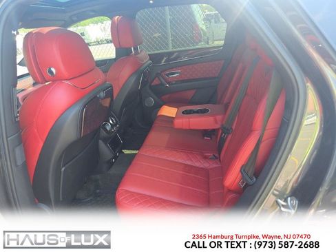 Used 2017 Bentley Bentayga AWD/4WD image 6