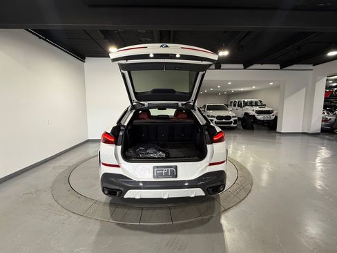 Used 2024 BMW X6 xDrive40i w/ Premium Package AWD/4WD image 15