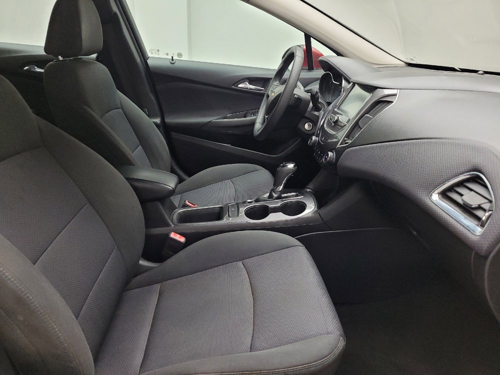 Used 2018 Chevrolet Cruze LT FWD image 21