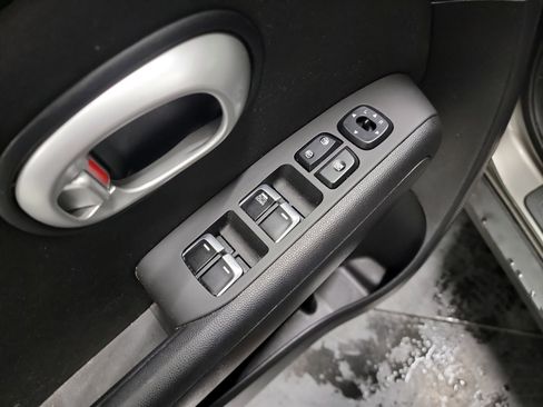 Used 2018 Kia Soul image 14