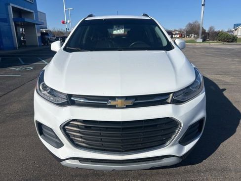 Used 2019 Chevrolet Trax LT w/ LT Convenience Package image 2