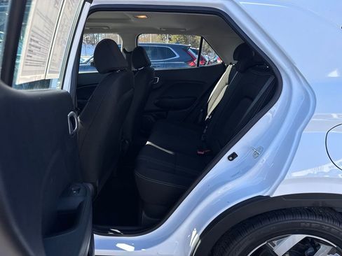 Used 2024 Hyundai Venue SEL image 30