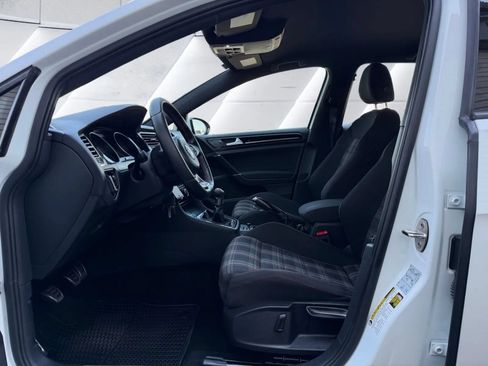 Used 2017 Volkswagen GTI S FWD image 9