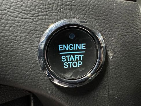 Used 2020 Ford Edge SEL AWD/4WD image 16
