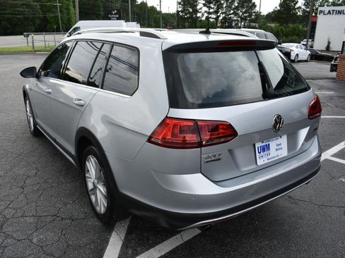 Used 2017 Volkswagen Golf Alltrack SE AWD/4WD image 8