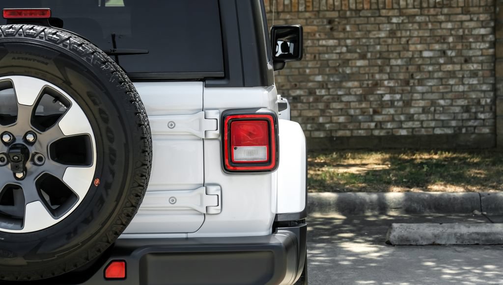 Used 2022 Jeep Wrangler Unlimited Sahara w/ Cold Weather Group AWD/4WD image 59