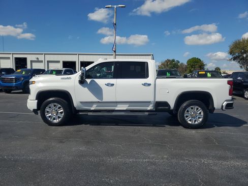 Used 2024 Chevrolet Silverado 2500 High Country image 6