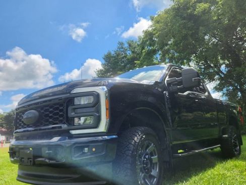 Used 2023 Ford F250 XLT w/ XLT Premium Package AWD/4WD image 8