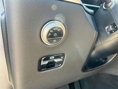 Certified 2025 Mercedes-Benz GLC 300 image 38