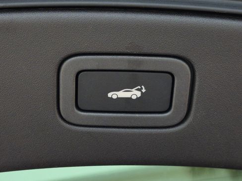 Used 2017 Jaguar F-TYPE R AWD/4WD image 9