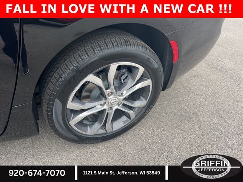 New 2026 Chrysler Pacifica Pinnacle w/ Trailer Tow Group image 14