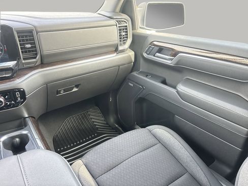 Used 2025 GMC Sierra 1500 Elevation w/ Preferred Package image 10