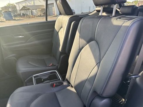 Used 2024 Toyota Grand Highlander Platinum image 22