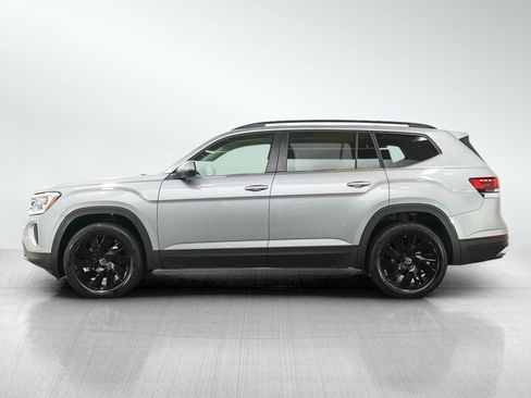 Used 2026 Volkswagen Atlas SE AWD/4WD image 2