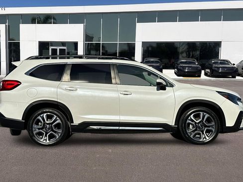 Used 2023 Subaru Ascent Limited AWD/4WD image 2