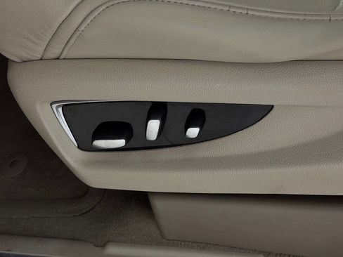 Used 2016 Cadillac Escalade ESV Premium image 51