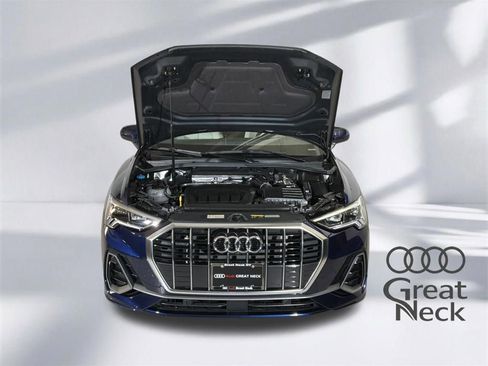 Used 2023 Audi Q3 2.0T Premium Plus w/ Premium Plus Package AWD/4WD image 17