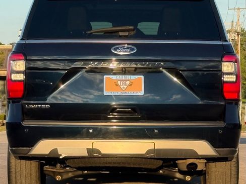 Used 2021 Ford Expedition Limited image 4