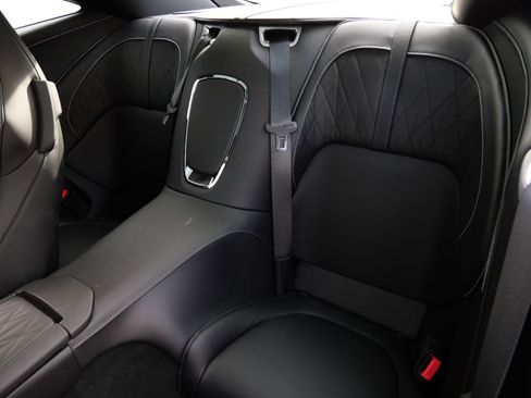 Used 2025 Aston Martin DB12 Coupe image 23