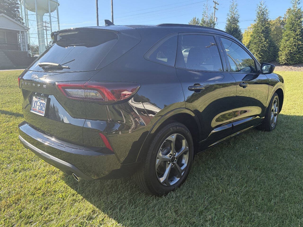 Used 2024 Ford Escape ST-Line w/ Tech Pack #1 FWD image 4