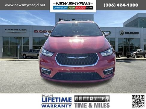 New 2026 Chrysler Pacifica Pinnacle image 8