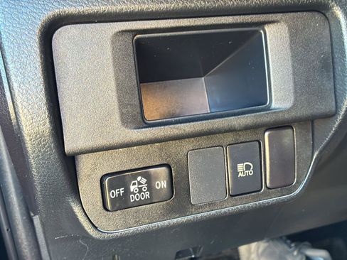 Used 2019 Toyota Tacoma SR5 AWD/4WD image 47