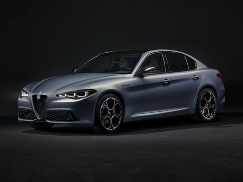 Used 2024 Alfa Romeo Giulia Veloce RWD image 1