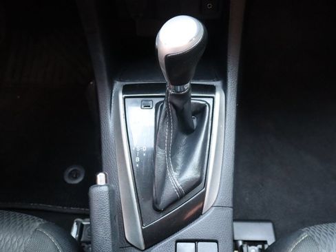 Used 2018 Toyota Corolla LE FWD image 36