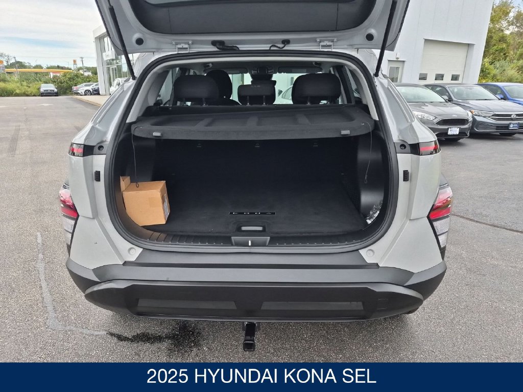 Certified 2025 Hyundai Kona SEL AWD/4WD image 28
