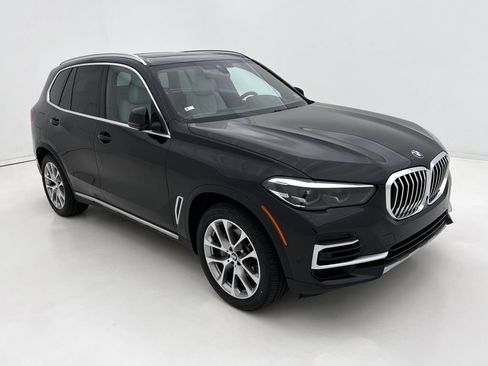 Used 2023 BMW X5 xDrive40i w/ Premium Package AWD/4WD image 2