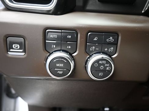 Used 2024 GMC Sierra 2500 Denali w/ Denali Reserve Package AWD/4WD image 34
