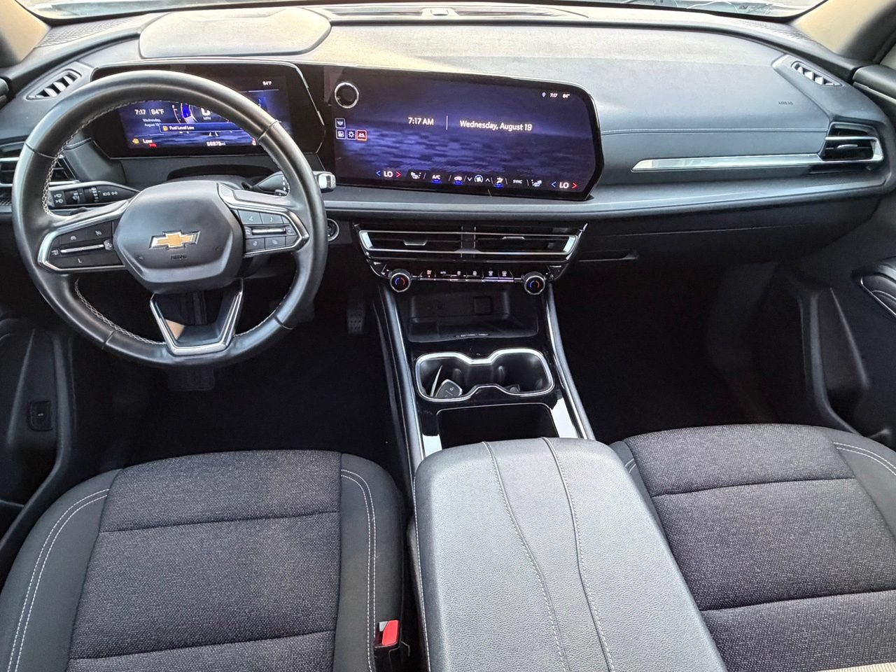 Used 2025 Chevrolet Traverse LT FWD image 13