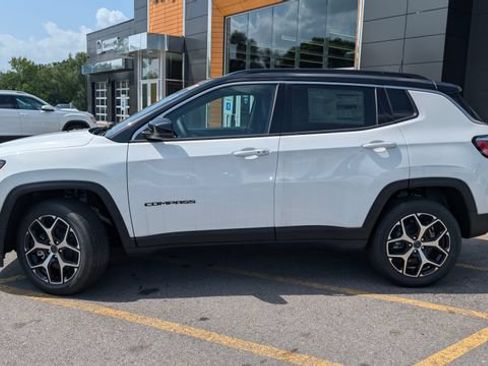 New 2026 Jeep Compass Limited AWD/4WD image 8